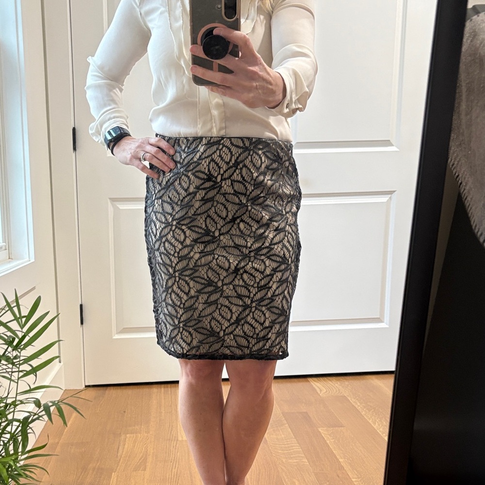 Ann Taylor Black and Gray Leaf Pattern Pencil Skirt